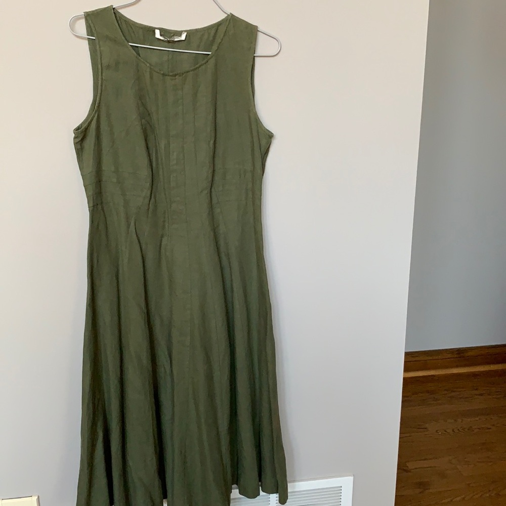 Linen dress with pleats
